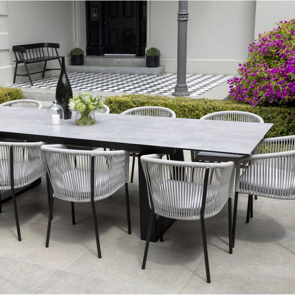 Baluga : Out Door Dining Setting with Skula Chair